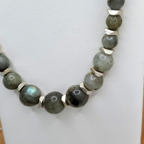 Very long natural bead Banana Republic necklace - Picture 2 of 8